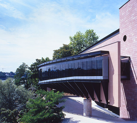 façade musée vitrée